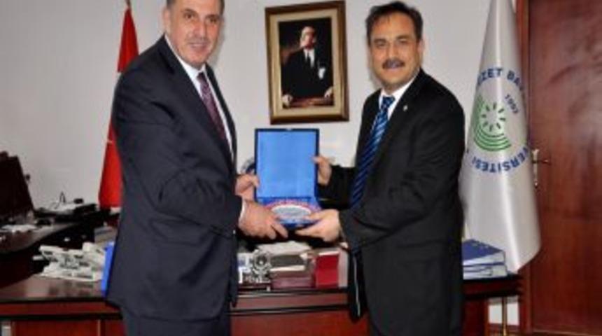 AİB&Uuml; Ve KYK Işbirliği Ile Kamp&uuml;se Yeni &Ouml;ğrenci Yurdu