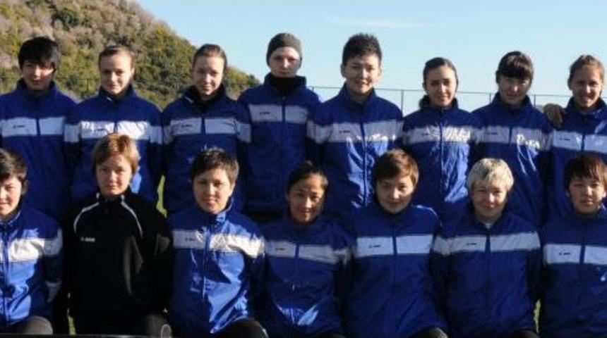 Alanya'da Kampa Giren Rus Ve Kazak Bayan Takımları Yenişemedi