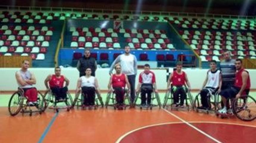 &Ccedil;anakkale Boğazg&uuml;c&uuml; engelliler 7'de 7 yaptı