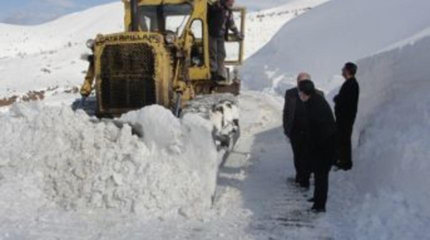 Malatya&rsquo;da Kar Nedeniyle 13 K&ouml;y Yolu Kapalı