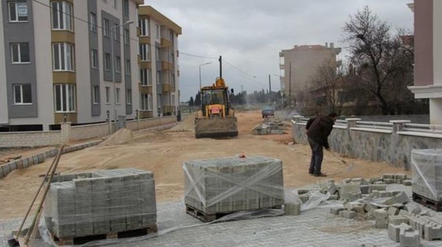 Yol &Ccedil;alışmaları Devam Ediyor