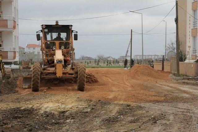 Yol Çalışmaları Devam Ediyor