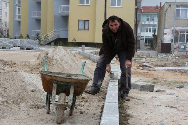 Yol Çalışmaları Devam Ediyor