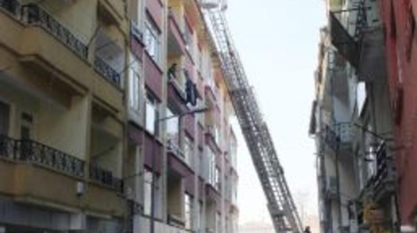 Aksaray'daki Baca Yangını Korkuttu