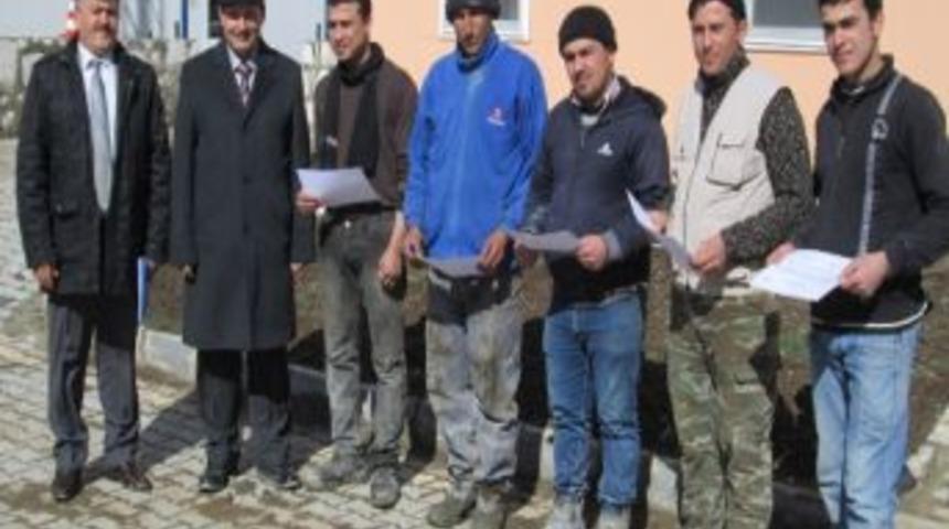 Tefenni'de Madencilik Kursunda Başarılı Olan Kursiyerlere Sertifika Verildi