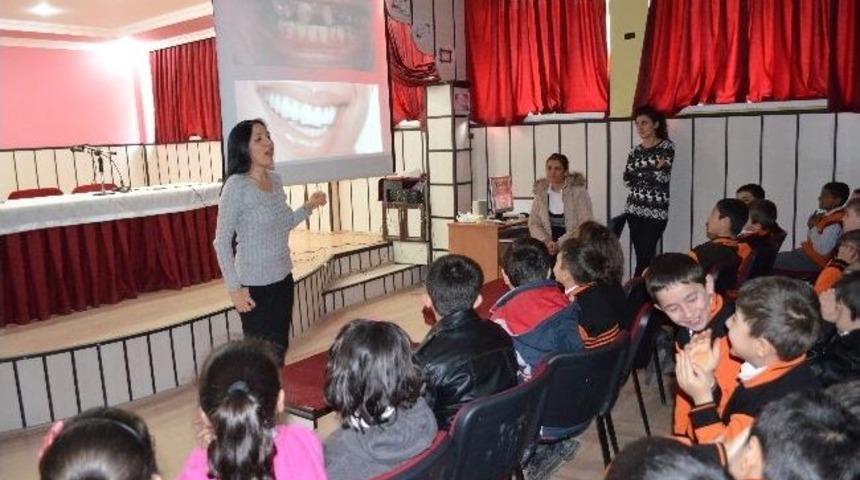 Alaca&rsquo;da &Ouml;ğrencilere Diş Sağlığı Eğitimi