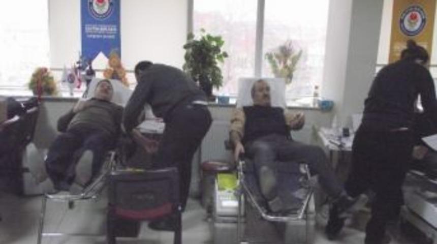 Eğitim Bir-sen Kırşehir Şubesi Kan Verdi