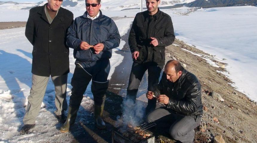 Kış Ortasında Mangal Keyfi