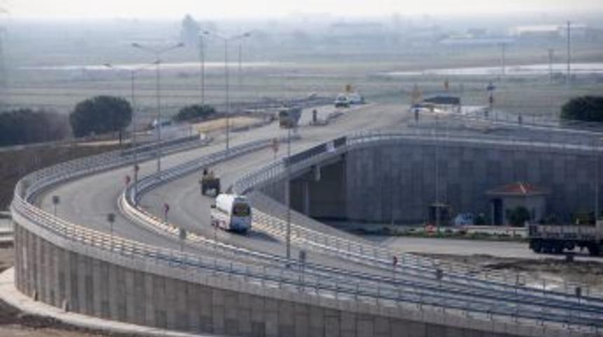 İzmir &Ccedil;iğli'de Ulukent Kavşağının Biten Kısımları A&ccedil;ıldı