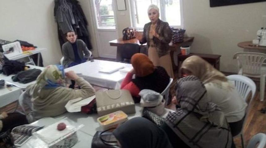 Karmek'te Sağlık Seminerleri Başladı