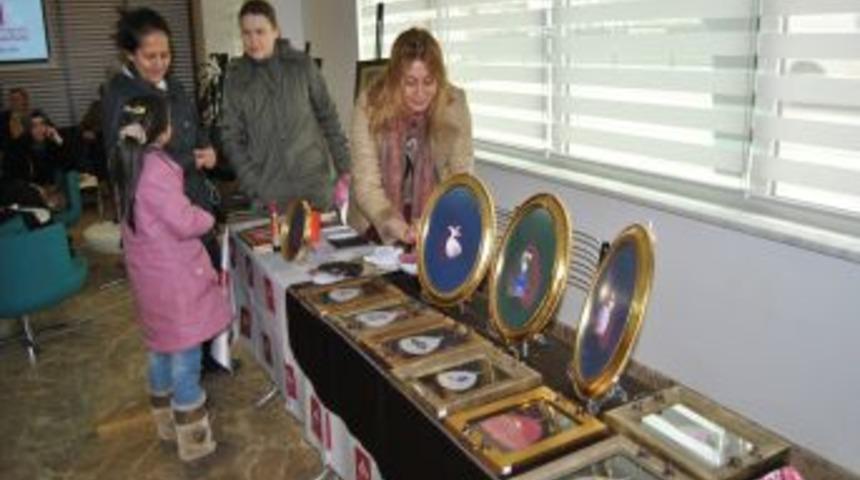 Hastanede Hat Sergisi