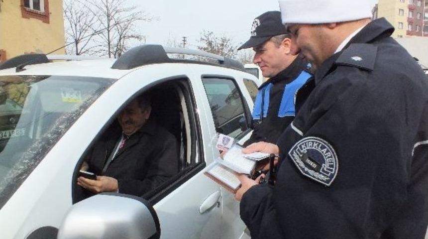 Polisten Emniyet Kemeri Takan S&uuml;r&uuml;c&uuml;lere Ara&ccedil; Kokusu