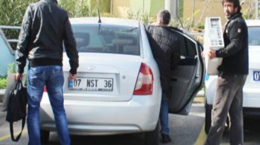 DHKP-C Operasyonunda Bir &Ouml;ğretmen G&ouml;zaltına Alındı