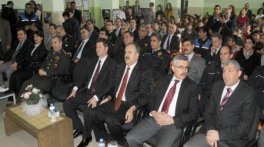 'İnternetteki Grup Oyunları &Ccedil;ocukların Ruhi Gelişimini Olumsuz Etkiliyor'