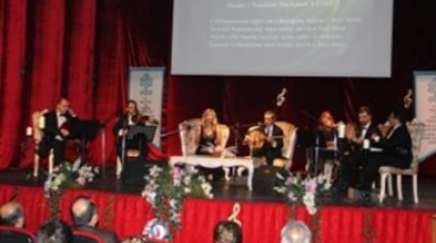 Koro konserlerini s&uuml;rd&uuml;r&uuml;yor