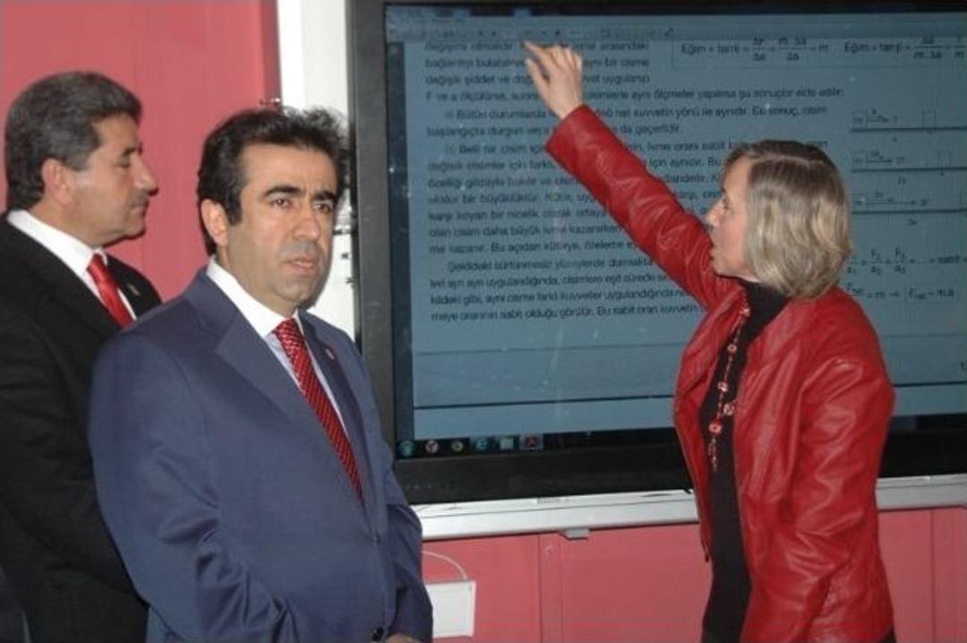 Artık &Ouml;ğrenciler Tablet Bilgisayarlarla Ders G&ouml;recek