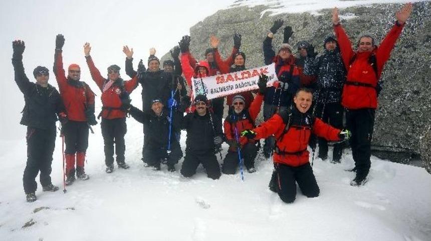 Baldak Üyeleri Bin 306 Metreye Tırmandı