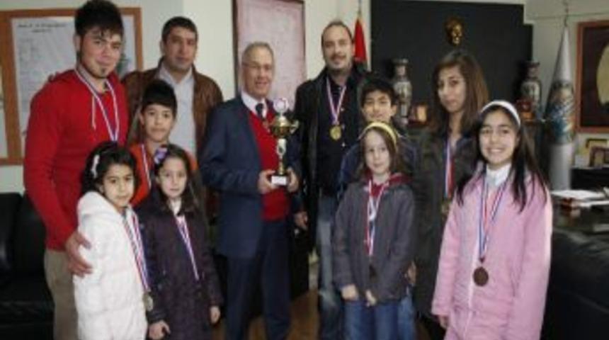 T&uuml;rkiye &Uuml;&ccedil;&uuml;nc&uuml;s&uuml; Olan Dinar Kick Box Kul&uuml;b&uuml;'nden Ziyaret