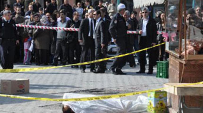 Sokak ortasında vahşi infaz!