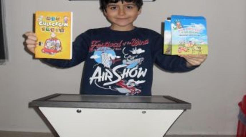 Reyhan Koleji &Ouml;ğrencileri Kitap Okuma Fuarı D&uuml;zenledi