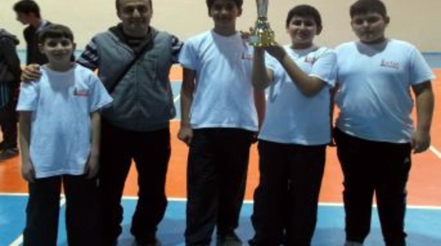 &Ouml;zel İrfan Ortaokulu Yıldız Erkeklerde Batman Şampiyonu Oldu