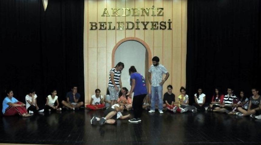 Akdeniz'in Sanat Akademisinde Yetenekli &Ccedil;ocuklar Yetişiyor