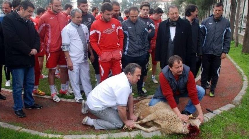 Deplasman Fobisi İ&ccedil;in Kan Akıttılar