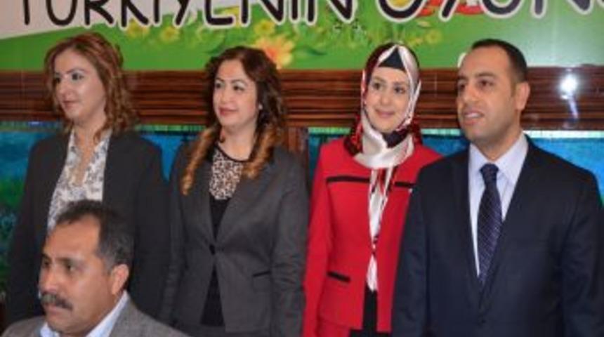 Bayanların Y&ouml;nettiği Alış Veriş Merkezinin Yıldızı Parlıyor