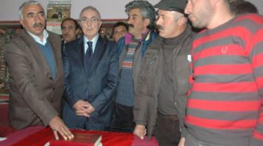 CHP'li &Ouml;ğ&uuml;t'ten Kur'an'lı Makarna Yemini