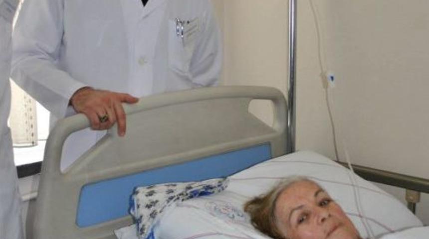 Karnından 18 Par&ccedil;a Halinde 7 Kiloluk Kitle &Ccedil;ıktı