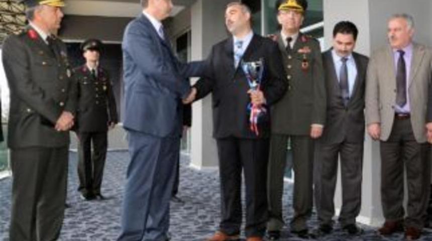 Jandarma&rsquo;nın kuruluşu kupası koşusunu Naifağa kazandı