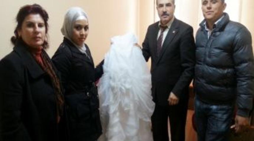 CHP'den Beyaz Gelinlik A&ccedil;ılımı