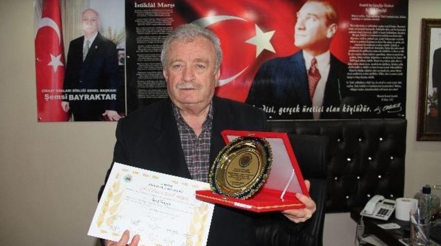 T&uuml;rkoğlu&rsquo;na &Ccedil;ift&ccedil;i Dostu Şeref Belgesi &Ouml;d&uuml;l&uuml;