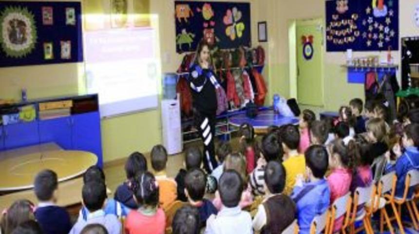 İskenderun Polisi Trafik Melekleri Yetiştiriyor