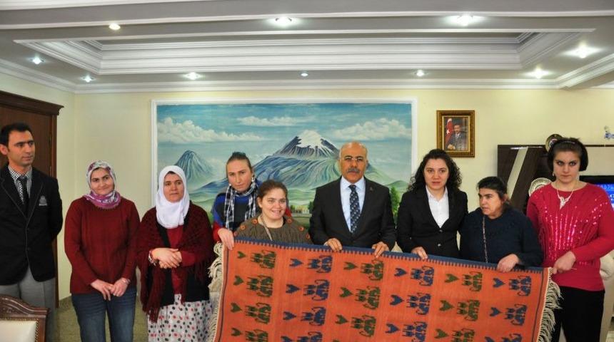 Rehabilitasyon Merkezi Sakinlerinden Vali Pek'e Anlamlı Ziyaret