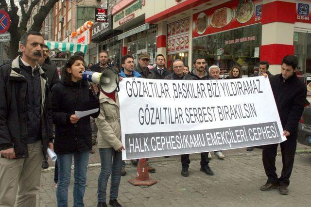 DHKP-C Operasyonunu Protesto Için, Emniyet Önünde Oturma Eylemi Yaptılar