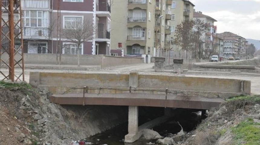 Yerk&ouml;y Kale Ve G&uuml;ltepe Mahallesi K&ouml;pr&uuml;leri Yıkılacak