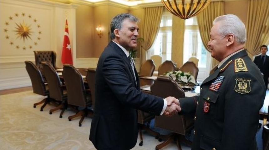Cumhurbaşkanı G&uuml;l, Azerbaycan Savunma Bakanı Abiyev&rsquo;i Kabul Etti