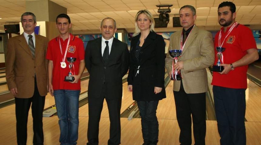 Polisler, Bowling Turnuvasında Bir Araya Geldi