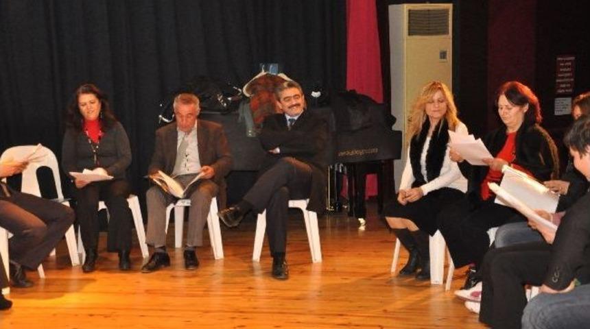 Başkan Alıcık, Tiyatro Topluluğunu Ziyaret Etti