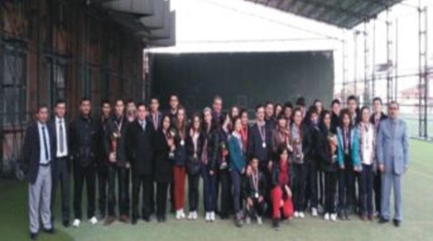 Şampiyonluk Kupası Nafi G&uuml;ral&rsquo;a