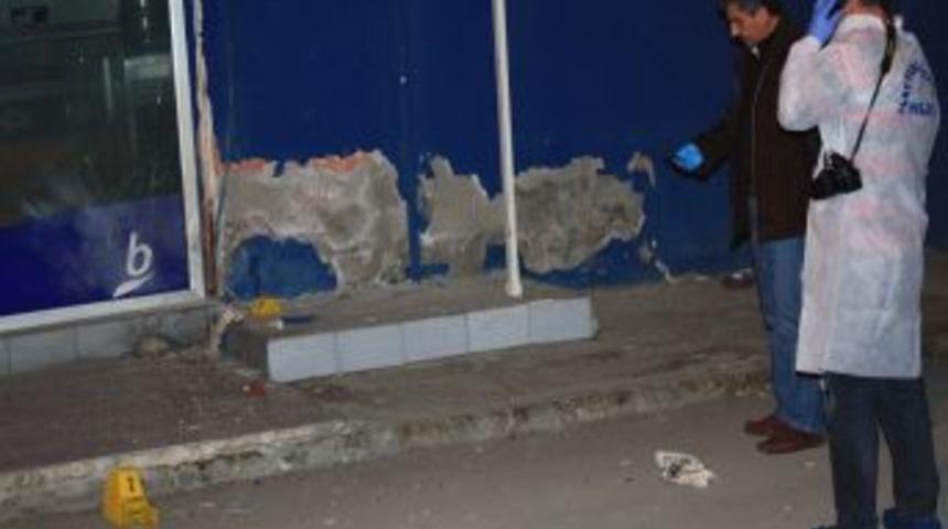 Mersin&rsquo;de Bir Iş Yerine Par&ccedil;a Tesirli Bomba Atıldı