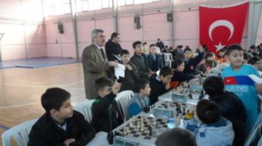 Okul sporları satran&ccedil; turnuvası başladı