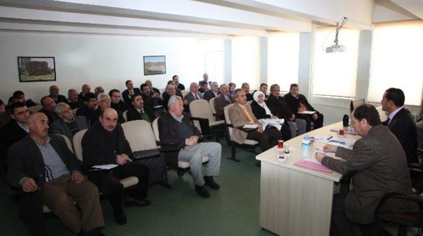Ahlat'ta Dernek Y&ouml;neticilerine Seminer