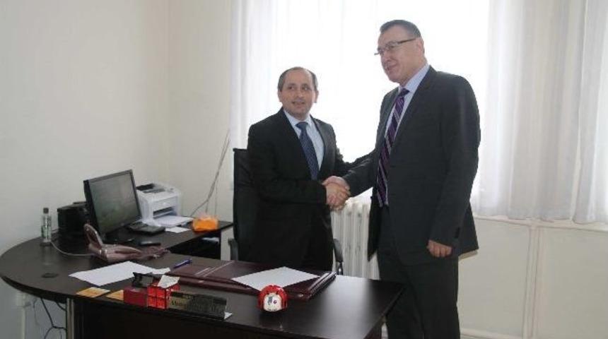 Kapaklı Belediyesi&rsquo;nden Masa Ve Sandalye Yardımı