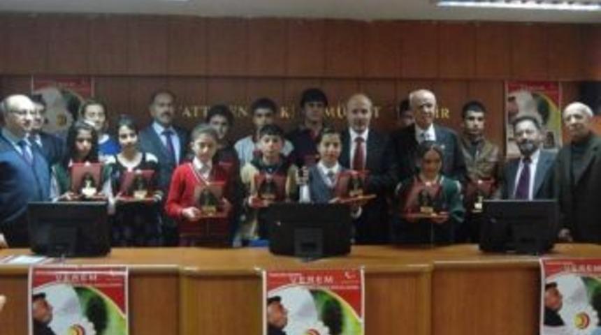 Verem Haftası M&uuml;nasebetiyle İl Genelinde Dereceye Giren &Ouml;ğrenciler &Ouml;d&uuml;llendirildi