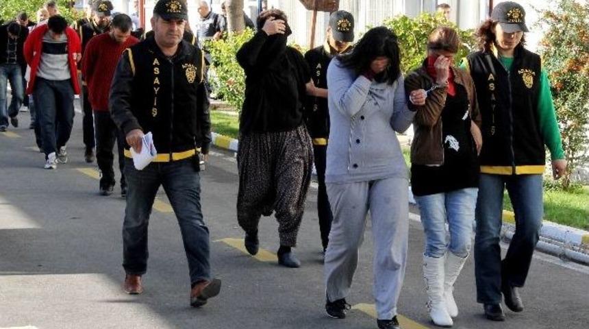 Fuhuş &Ccedil;etesinin Kadın Şifresi "pasta Ve &Ccedil;ay"