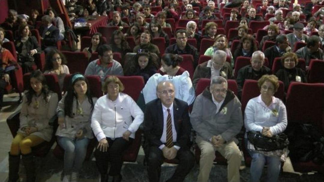 Nazım Hikmet Şiirlerle Ve T&uuml;rk&uuml;lerle Anıldı