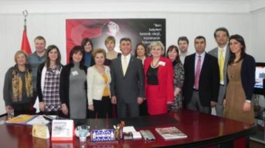 &Ouml;zel D&uuml;nya Koleji&rsquo;nden 5 &Uuml;lkeyle Ortak K&uuml;lt&uuml;r Projesi