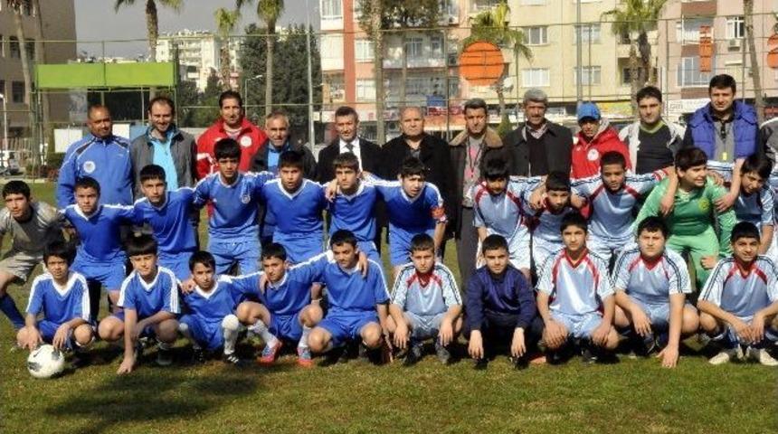 Akdeniz Belediyesi'nden Futbol Turnuvasına Destek